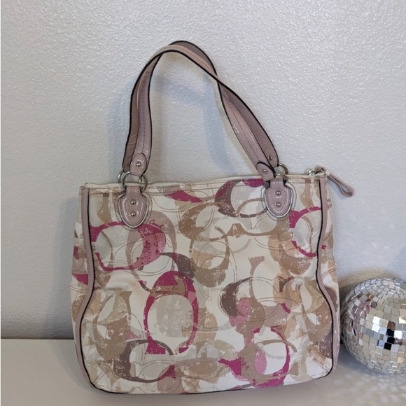 Coach EUC Shoulder Bag - Picture 4 of 14